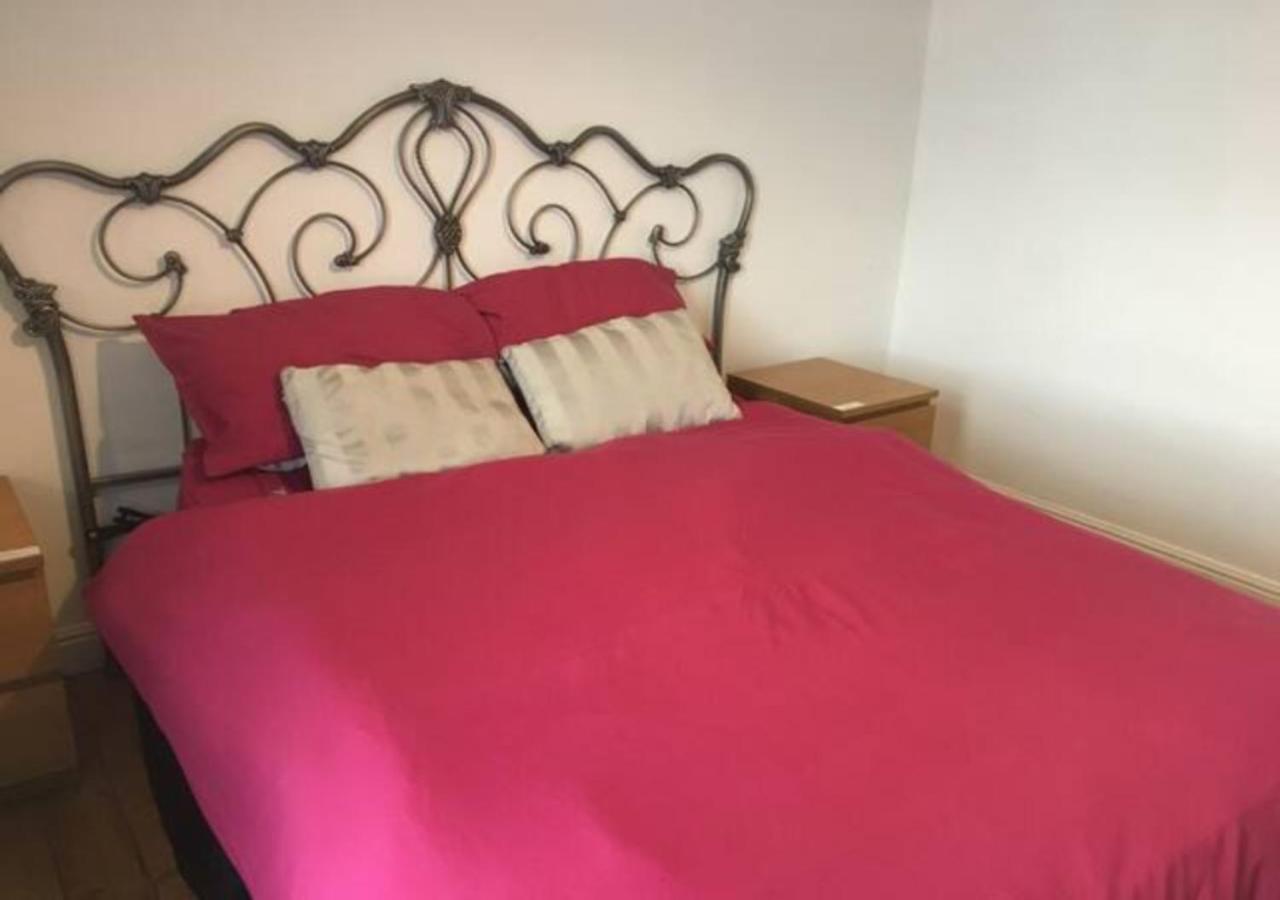 4 Bedroom House For Corporate Stays In Kettering Eksteriør bilde